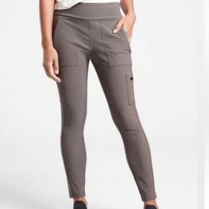 Athleta Headlands Hybrid Cargo Pant size 8